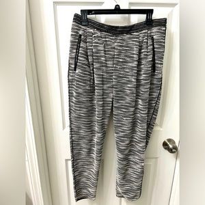 H&M knit joggers in white and black size large